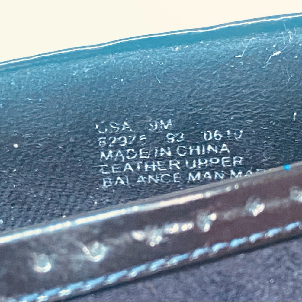 CLARKS Black Leather Sz 9M Slip on Block heels Trim Accent Comfy Career Pumps - Picture 8 of 9